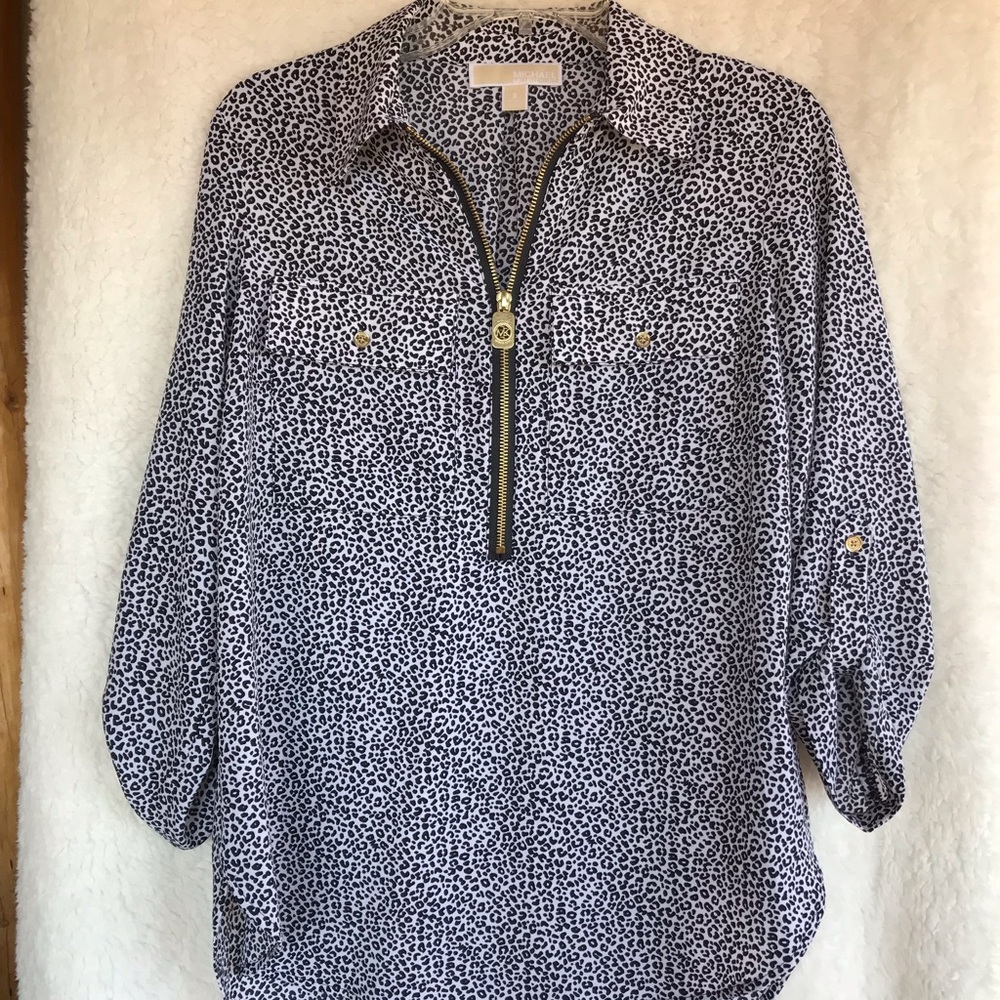 Michael Kors blouse in great condition, size small.